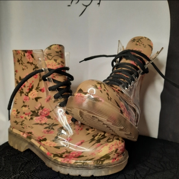 Floral Combat Rain Boots - Picture 1 of 7
